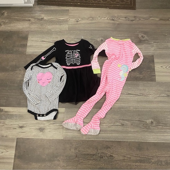Girls Pajama and Skeleton Dress Bundle 2T - Picture 10 of 10